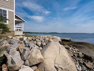 9 Elwell Point, South Thomaston, ME 04858