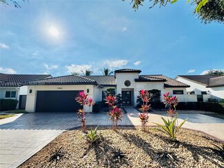 19560 NW 88th Ave, Hialeah, FL 33018