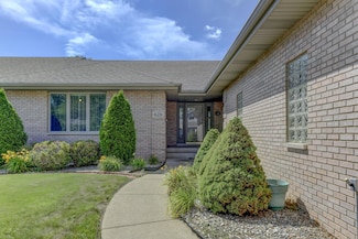 626 Rescobie Dr, Schererville, IN 46375