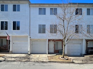16 Amanda Ct, Staten Island, NY 10312