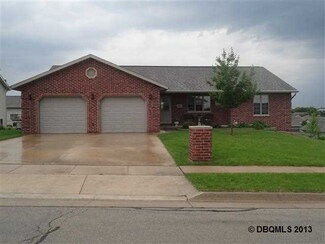 625 Crown Line Dr, Epworth, IA 52045