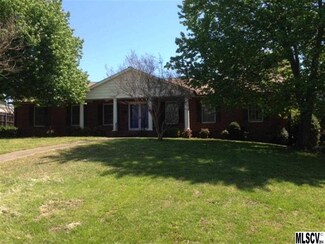 1050 1st St NE Unit A, Hickory, NC 28601
