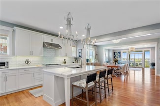 171 Leeshore Ln, Tiverton, RI 02878