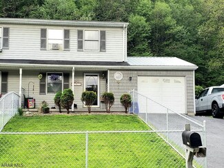 1328 Spring Run Dr, Altoona, PA 16601