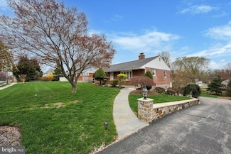 105 S New Ardmore Ave, Broomall, PA 19008