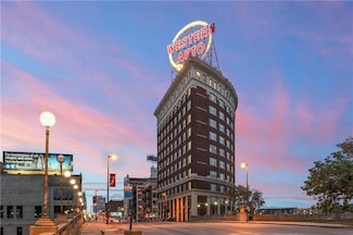 2107 Grand Blvd Unit 409, Kansas City, MO 64108