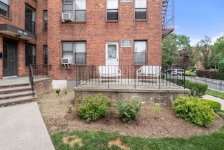 215-28 47th Ave Unit 1A, Bayside, NY 11361