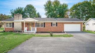 1050 Lake View Dr, Zanesville, OH 43701