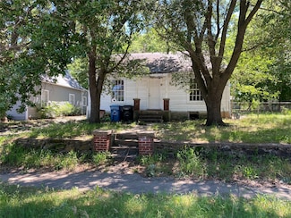 1110 S Houston Ave, Denison, TX 75021