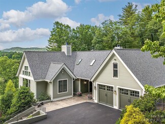 90 Mt Shady Oak Ct, Hendersonville, NC 28739