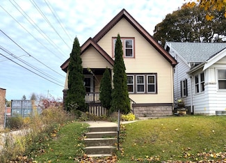 3480 N Bremen St, Milwaukee, WI 53212