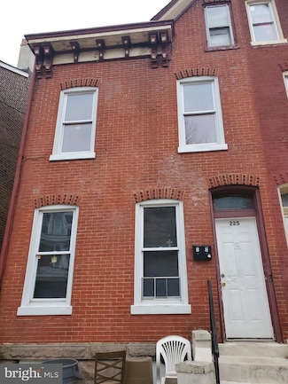 225 Tyler St, Trenton, NJ 08609