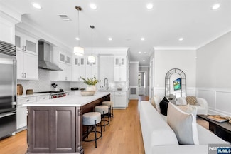 12 Gabriel Ct, Paramus, NJ 07652