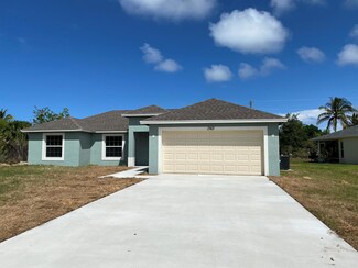 1743 SE Gaskins Cir, Port Saint Lucie, FL 34952
