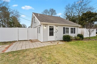 140 Clinton Ave, Warwick, RI 02886