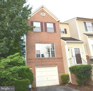 5611 Belleau Woods Ln, Alexandria, VA 22315