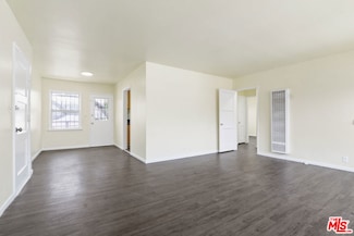 3316 3/4 W 76th St, Los Angeles, CA 90043