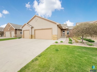 8111 S Seven Oaks Dr, Sioux Falls, SD 57108