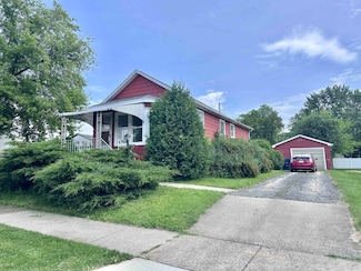 276 E Cotton St, Fond Du Lac, WI 54935