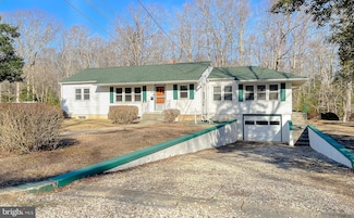 6855 Vernick Ln, La Plata, MD 20646
