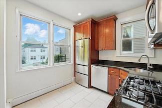 95 Zabriskie St Unit 2, Jersey City, NJ 07307
