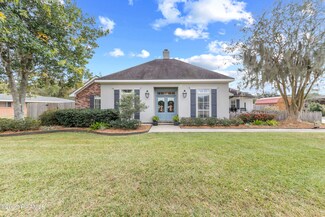 715 Perry Dr, Abbeville, LA 70510