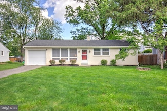 1527 Eden Rd, Lancaster, PA 17601