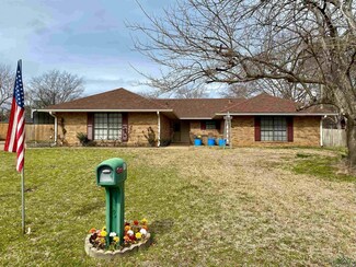 1507 Leach St, Kilgore, TX 75662