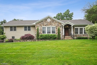 27 Wesley Ct, New Providence, NJ 07974