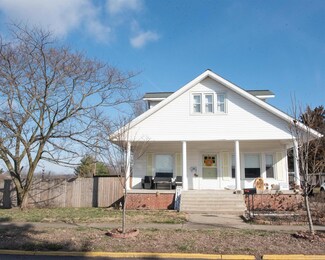 450 W Spring St, Bloomfield, IN 47424