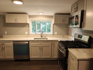 105 Holyoke St Unit 2, Lynn, MA 01905