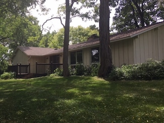 435 Signal Hill Rd, North Barrington, IL 60010