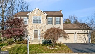 118 Honeysuckle Dr, Ewing, NJ 08638