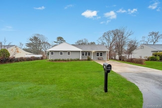 16 Columbus Ave, Brentwood, NY 11717