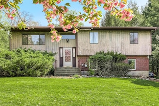 6 Dike Dr, Monsey, NY 10952