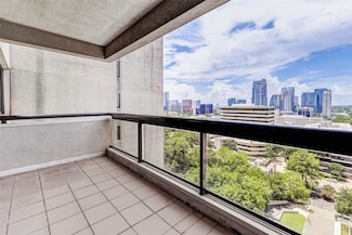 49 Briar Hollow Ln Unit 1801, Houston, TX 77027