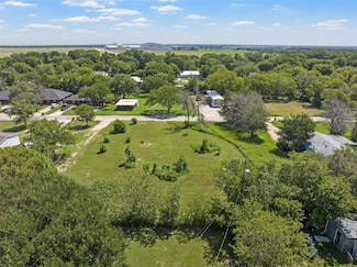 1606 Travis St, Bellmead, TX 76705