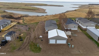6237 4th St NW, Beulah, ND 58523