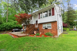 8 Hillside Terrace, Andover, NJ 07821