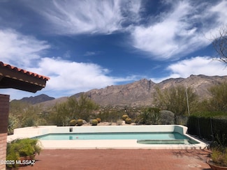 5460 N Paseo Pescado, Tucson, AZ 85718