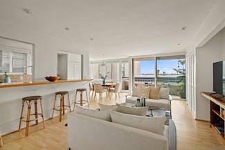3920 Riviera Dr Unit H, San Diego, CA 92109