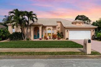 218 Seaview St, Melbourne Beach, FL 32951