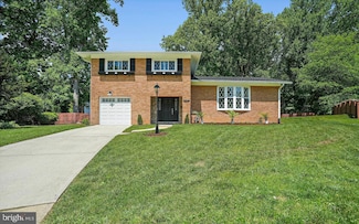 6607 Lone Oak Dr, Bethesda, MD 20817