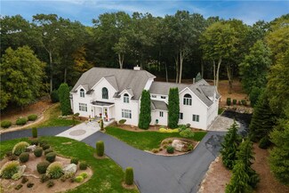 3 Scott Dr, Lincoln, RI 02865
