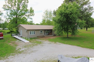 220 S County Line Rd, Windsor, MO 65360