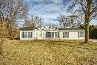 502 W Division St, Demotte, IN 46310
