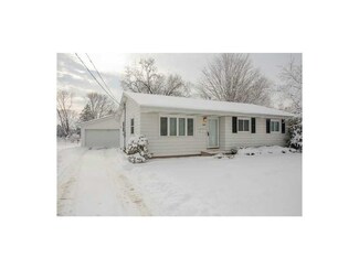 2210 C St SW, Cedar Rapids, IA 52404