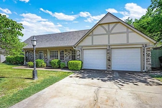 7526 NW Stonegate Dr, Lawton, OK 73505