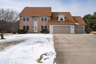 116 Prancer Dr, Heyworth, IL 61745