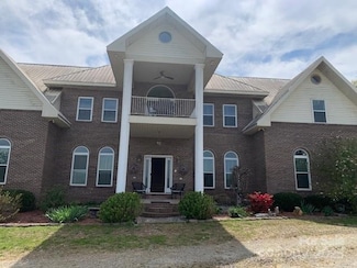 2399 Pleasant Grove Rd, Hendersonville, NC 28739